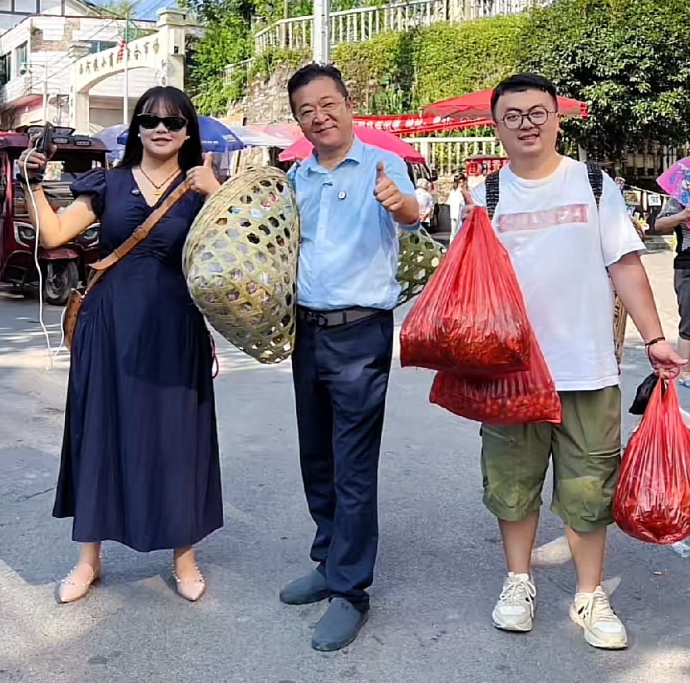 踏露尋鮮，載香而歸——記連接山野與餐桌的“老金尋味團(tuán)”